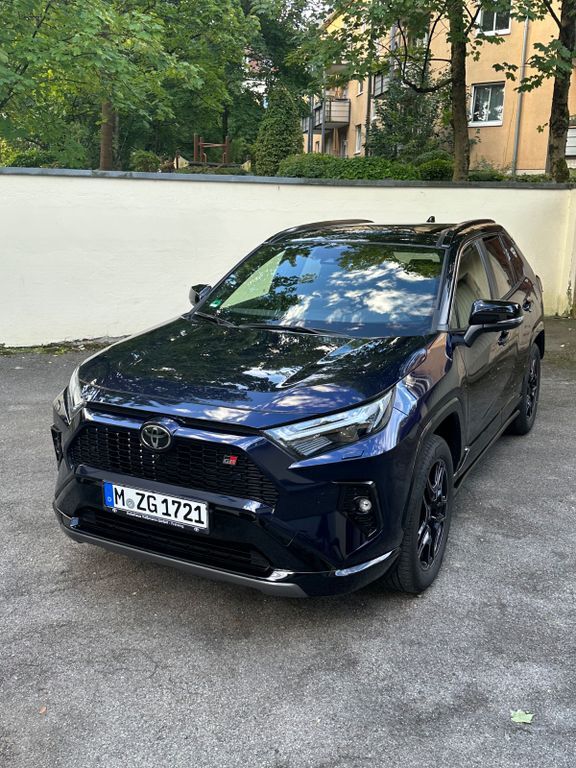 Toyota RAV 4 15.750 km 47.250 € München 81371