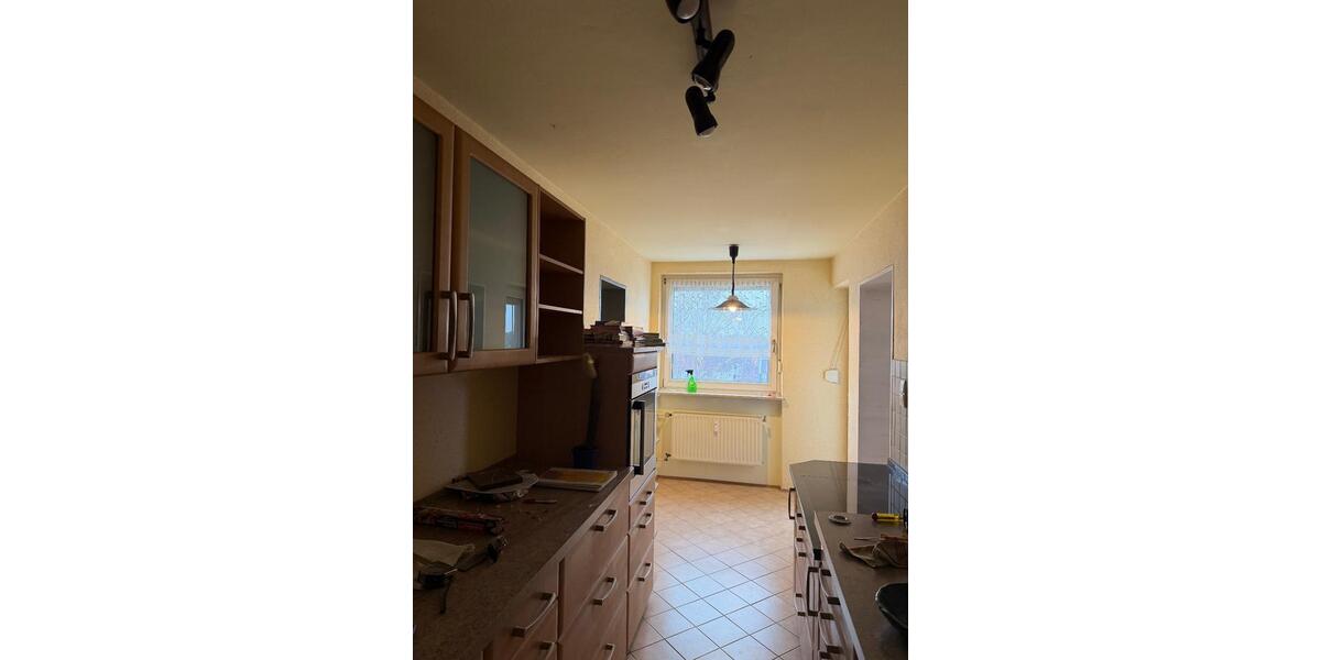 4 Zimmer Wohnung mit Einbauküche und Loggia - 85m² 4 zimmer