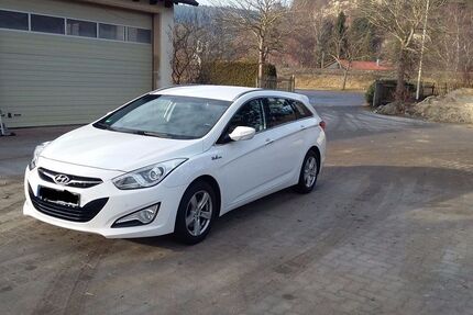 Hyundai i40 162.696 km 4.450 € München 81245