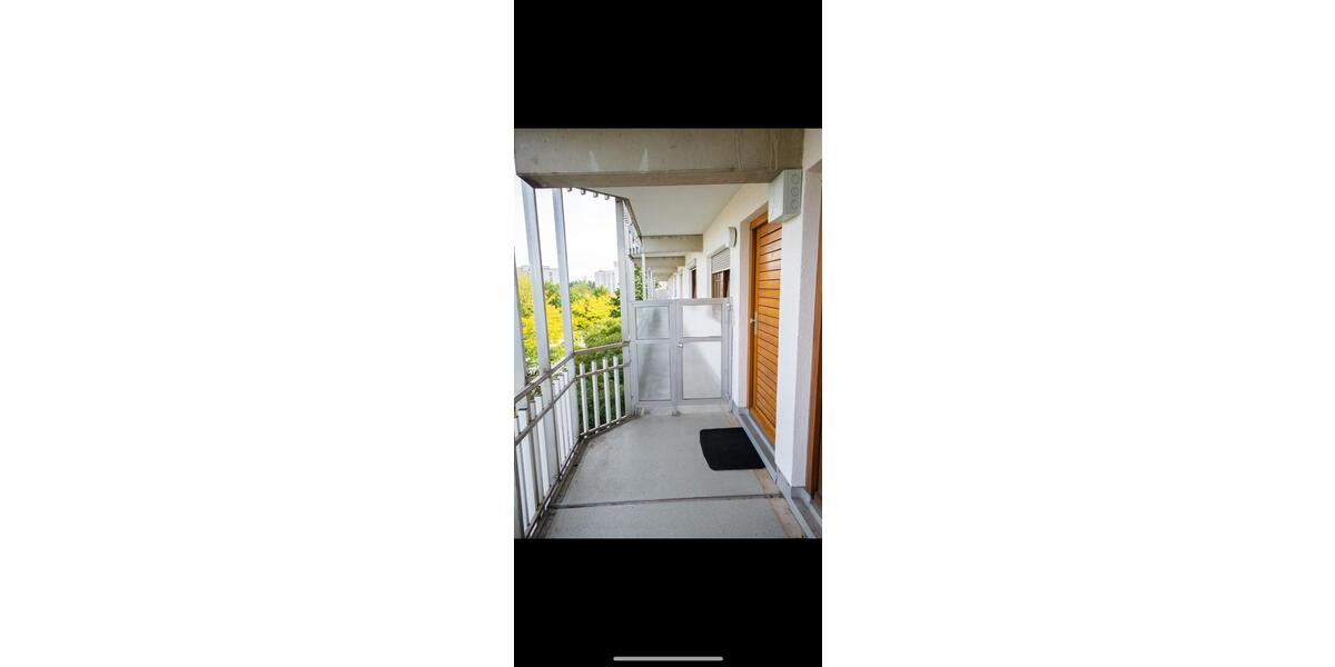 Helle Vollmöblierte 1,5 Zimmer Wohnung zimmer