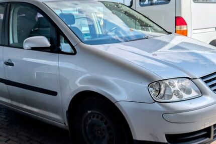 VW Touran 300.000 km 1.100 &euro; München 81825