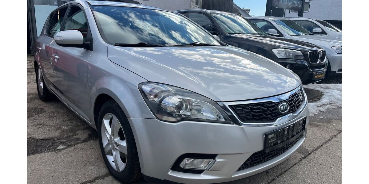 Kia ceed / Ceed 212.000 km 3.990 &euro; München 81825