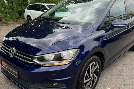 VW Touran 232.500 km 9.990 &euro; München 81243
