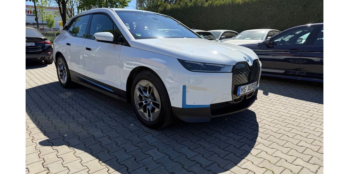 BMW iX 70.000 km 42.449 &euro; München 81243