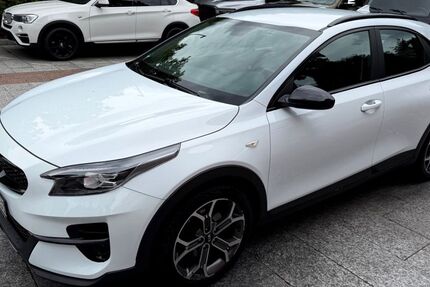 Kia XCeed 95.000 km 13.980 &euro; München 81827