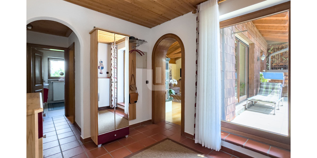 WINDISCH IMMOBILIEN – Gewerbeimmobilie mit vier Büros und einer Wohnung - ideal für den Mittelstand - Gewerbeobjekt Oberschleissheim | Angebot:22150182