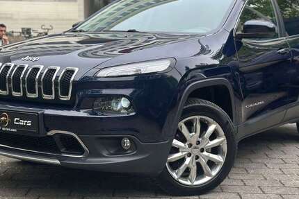Jeep Cherokee 157.500 km 9.499 &euro; München 81677