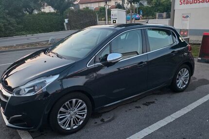 Peugeot 208 40.000 km 6.490 &euro; München 80995