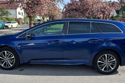 Toyota Avensis 193.605 km 11.900 &euro; München 80933