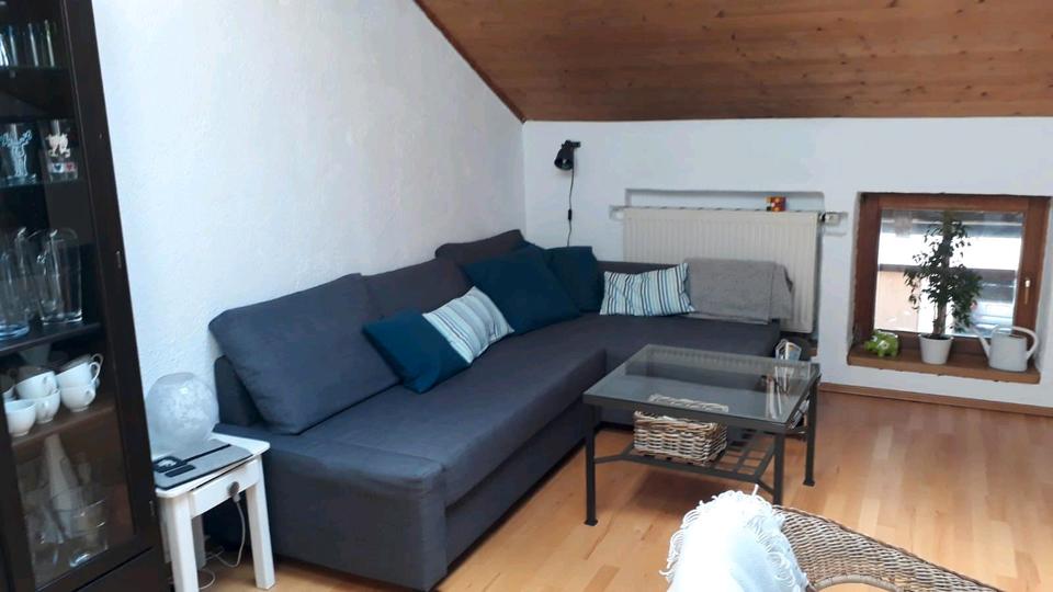 Dachgeschoßwohnung Straßlach-Dingharting Dingharting - 2.5 Zimmer, 76 m&sup2;, 1.200&euro; | Angebot:26149123
