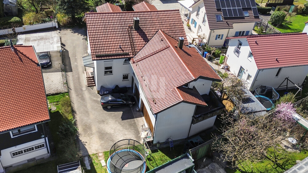 WINDISCH IMMOBILIEN - Attraktives Zweifamilienhaus auf großem Grundstück bietet viele Möglichkeiten - Zweifamilienhaus Gernlinden Gernlinden | Angebot:26447295