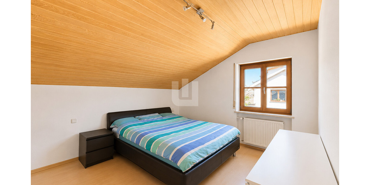 WINDISCH - Großzügige 4-Zimmer-Dachgeschosswohnung mit sonnigen Balkon in WörthseeEtterschlag - Dachgeschoßwohnung Wörthsee / Etterschlag Etterschlag | Angebot:27134606