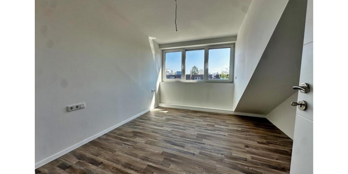 Dachgeschoßwohnung München Ramersdorf-Perlach - 4 Zimmer, 76 m&sup2;, 1.835&euro; | Angebot:26381389