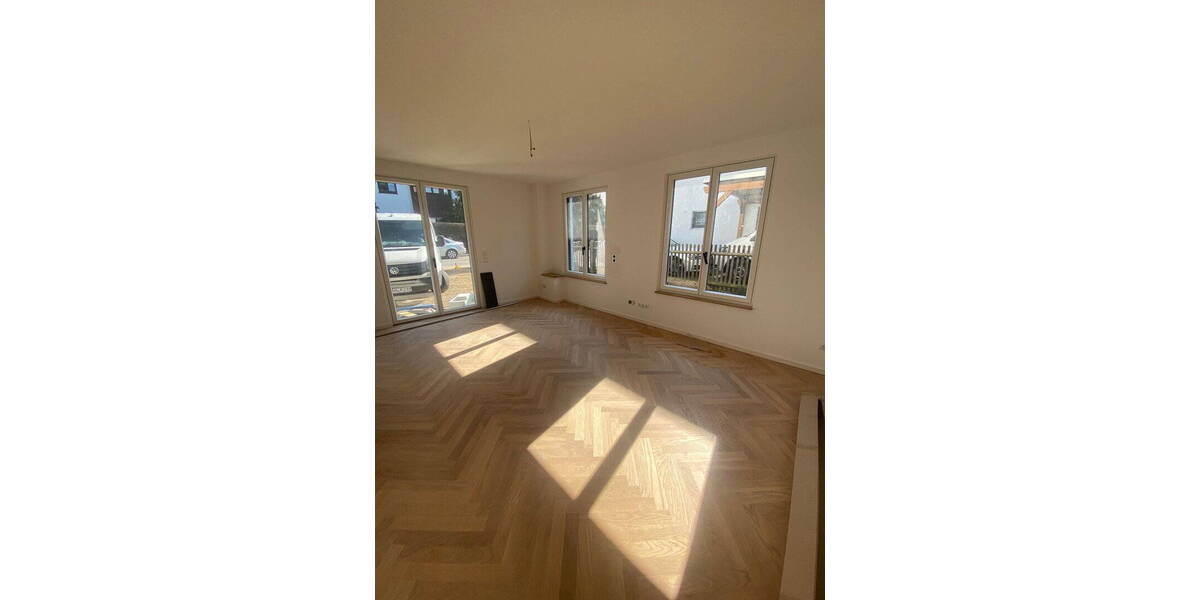 Doppelhaushälfte München Allach-Untermenzing - 7 Zimmer, 165 m&sup2;, 1.560.000&euro; | Angebot:26041234