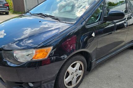 Mitsubishi Colt 100.516 km 2.950 &euro; München OT Trudering-Riem 81825
