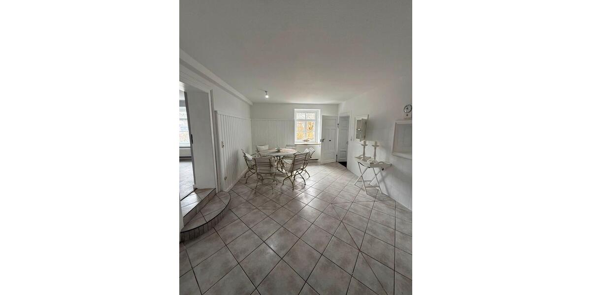 Erdgeschoßwohnung Starnberg - 4 Zimmer, 160 m&sup2;, 885.000&euro; | Angebot:26489355