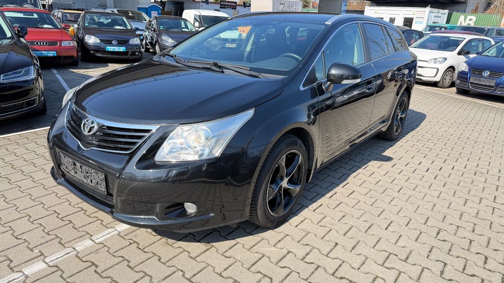 Toyota Avensis 173.922 km 5.990 &euro; München OT Trudering-Riem 81825