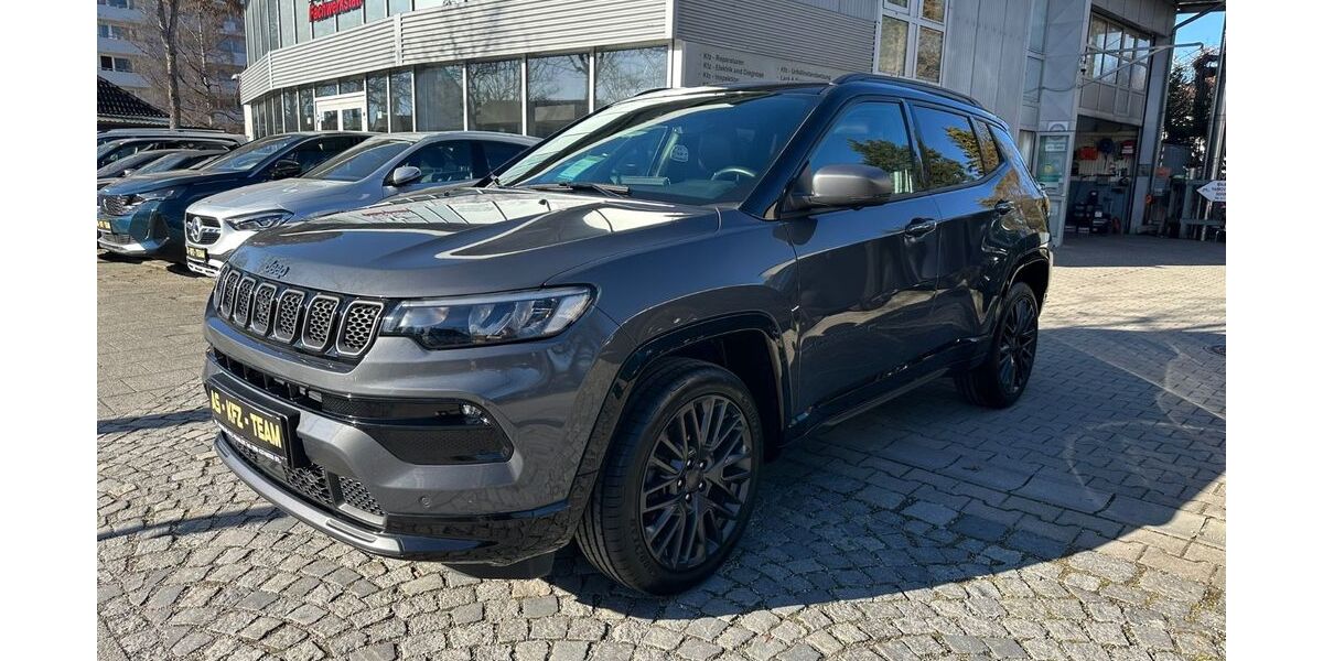 Jeep Compass 92.128 km 23.950 &euro; München - Trudering 81827