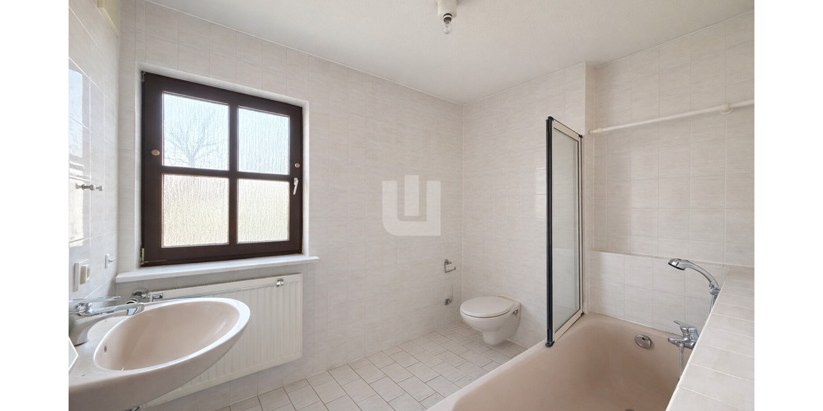 WINDISCH IMMOBILIEN - Renovierungsbedürftiges REH ideal für Familien in verkehrsberuhigter Straße - Reihenendhaus Olching | Angebot:25362370