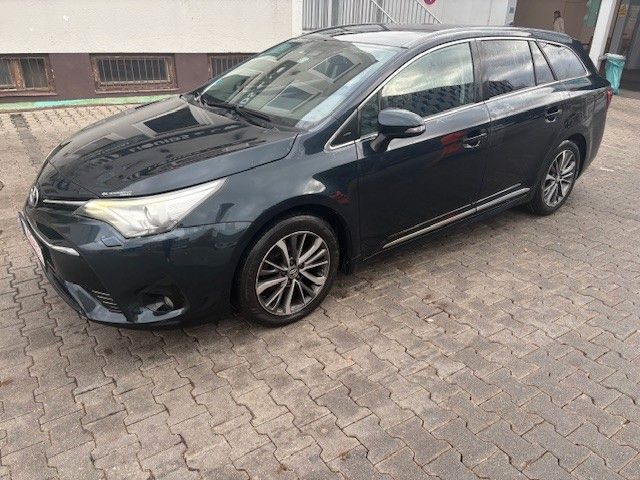Toyota Avensis 193.000 km 7.400 &euro; München 81243