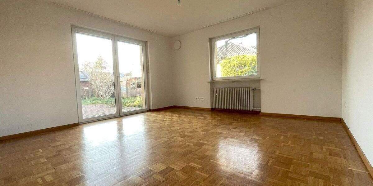 Gartenwohnung, frisch renoviert mit neuer Heiztechnik, 4+2 Zimmer 6 zimmer