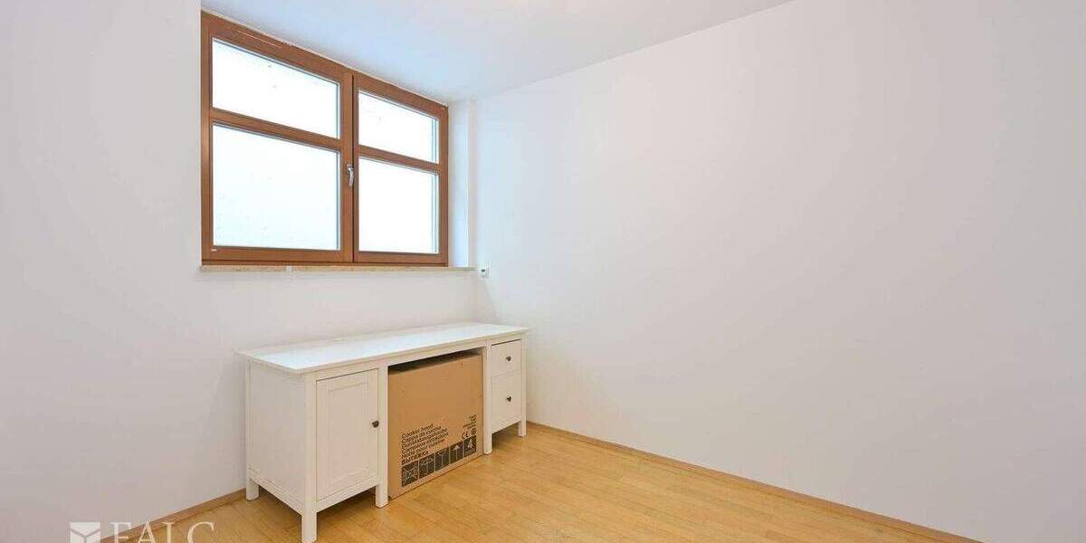 Reihenmittelhaus München Feldmoching-Hasenbergl - 6 Zimmer, 141 m&sup2;, 948.000&euro; | Angebot:25779313
