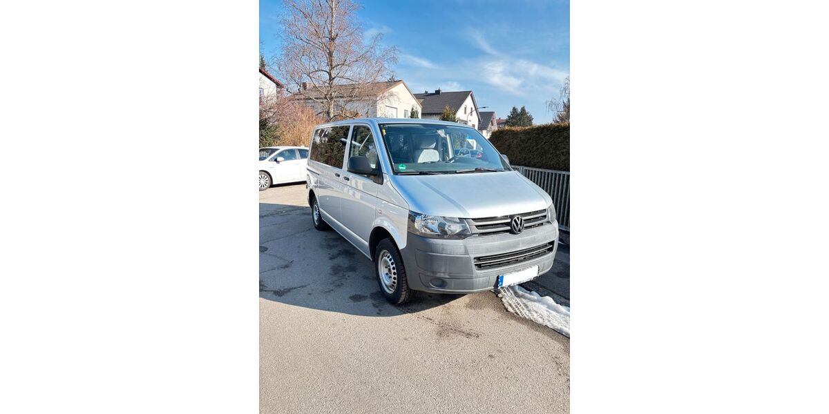 VW T5 Transporter 127.000 km 14.700 &euro; München 81243