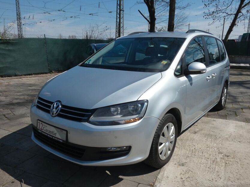 VW Sharan 151.245 km 7.499 € München 81825