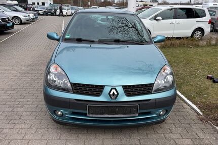 Renault Clio 124.210 km 1.990 &euro; München OT Trudering-Riem 81825