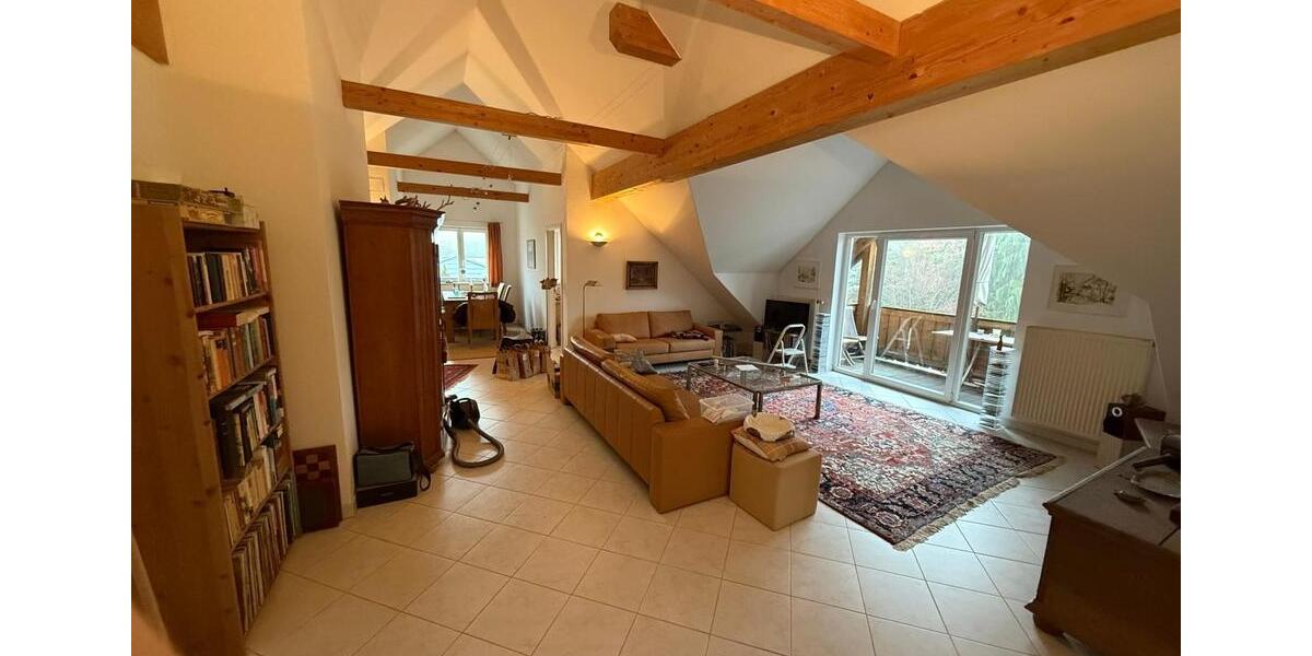 Dachgeschosswohnung sehr ruhig Balkon Blick auf gepflegten Garten 3 zimmer