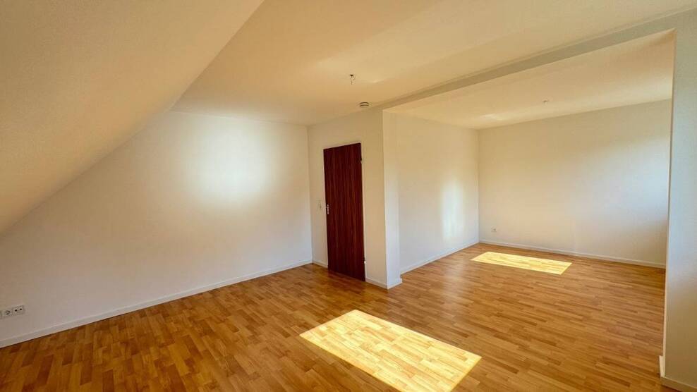 WEIGERT: SINGLES aufgepasst! Teilrenovierte 2-Zimmer-Wohnung in ruhiger Lage in Laim