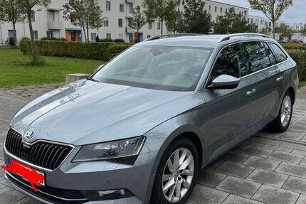 Skoda Superb 76.000 km 20.300 € München 81737