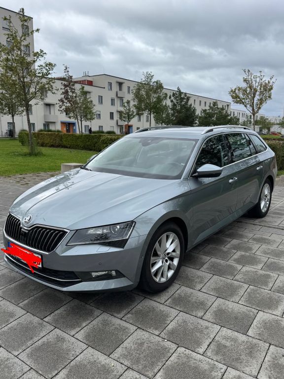Skoda Superb 76.000 km 20.500 € München 81737