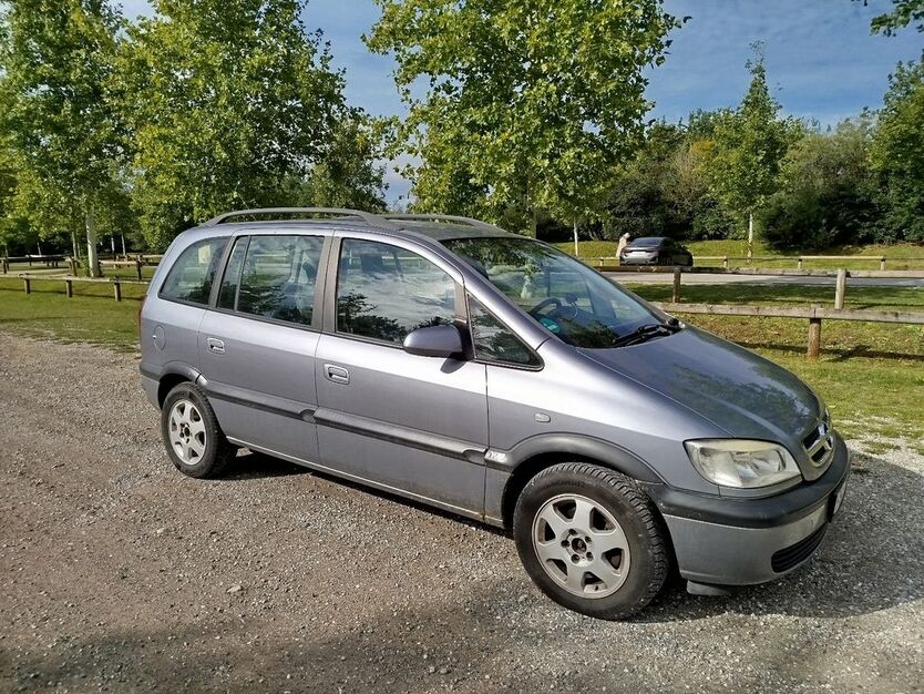 Opel Zafira 204.000 km 1.950 € Eching 85386