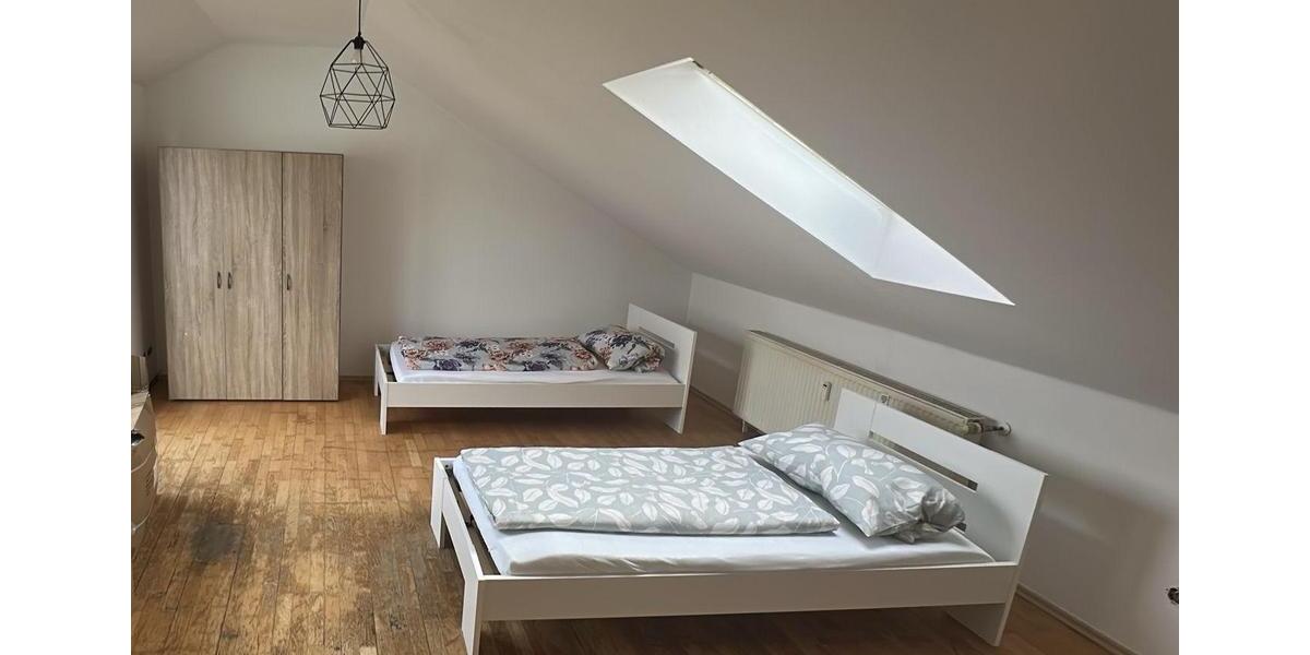 Etagenwohnung Poing - 5 Zimmer, 10 m&sup2;, 600&euro; | Angebot:25724314