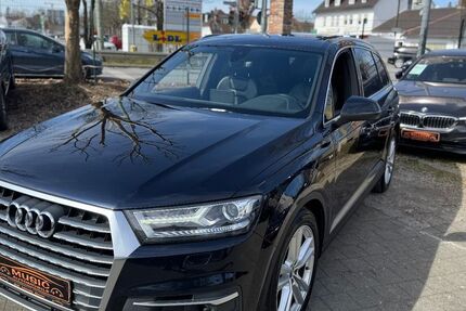 Audi Q7 260.000 km 22.450 € München 81243