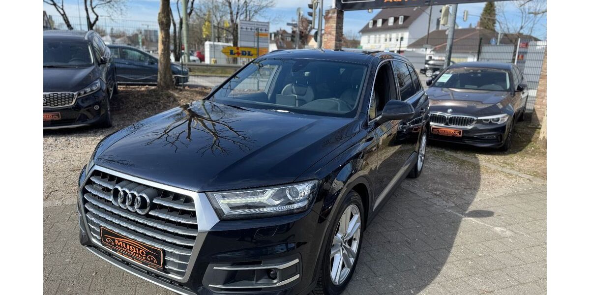 Audi Q7 260.000 km 22.450 € München 81243