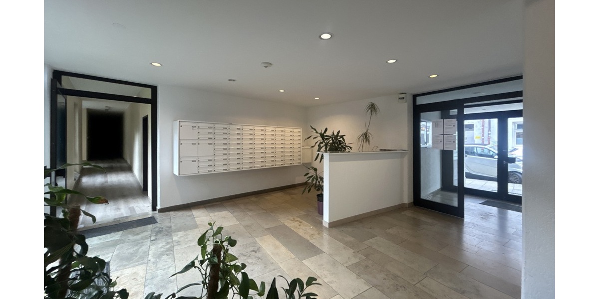 Bestlage Universität, aussergewöhnliche Sanierung und Innenausstattung 2 zimmer