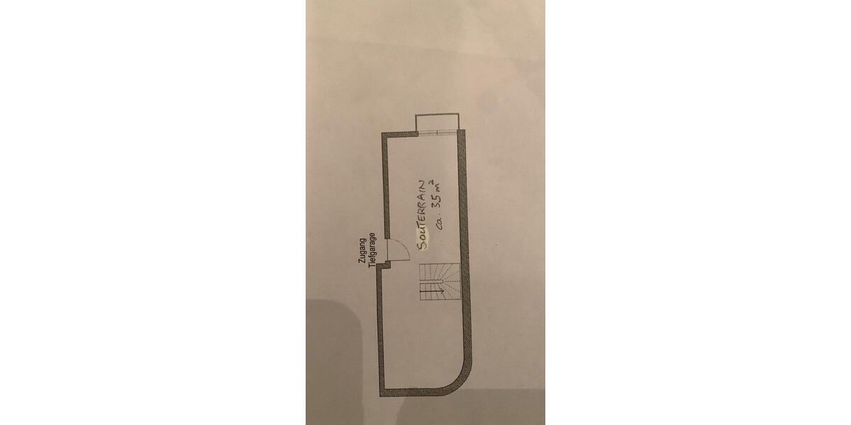 Hochparterre München Nymphenburg - 2.5 Zimmer, 129 m&sup2;, 2.500&euro; | Angebot:25879217