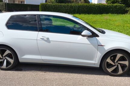 VW Golf 82.000 km 17.000 &euro; Weichs 85258