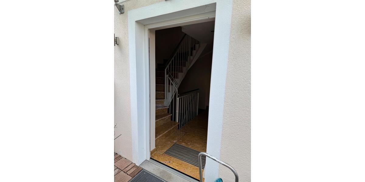 Dachgeschoßwohnung München Allach-Untermenzing - 3 Zimmer, 83 m&sup2;, 2.290&euro; | Angebot:26037691