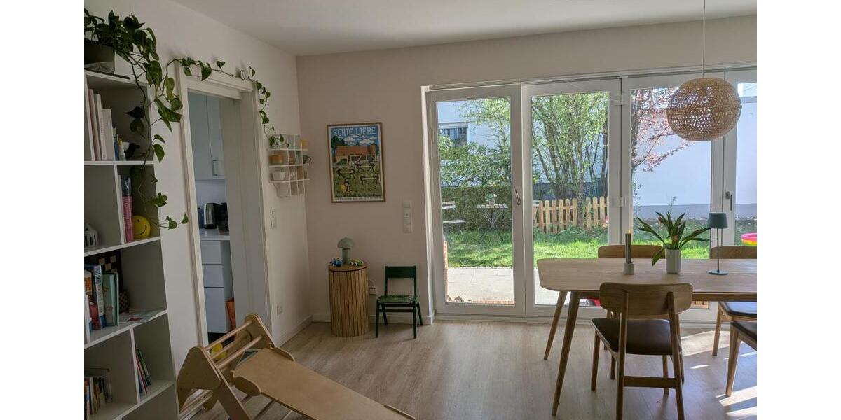Erdgeschoßwohnung Unterhaching - 4 Zimmer, 130 m&sup2;, 2.600&euro; | Angebot:26272781
