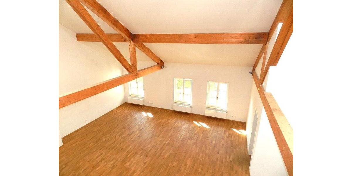 Dachgeschoßwohnung Oberpframmern - 3.5 Zimmer, 225 m&sup2;, 2.900&euro; | Angebot:26165292