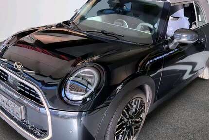 Mini Cooper C Cabrio 2.765 km 34.228 &euro; München 80788