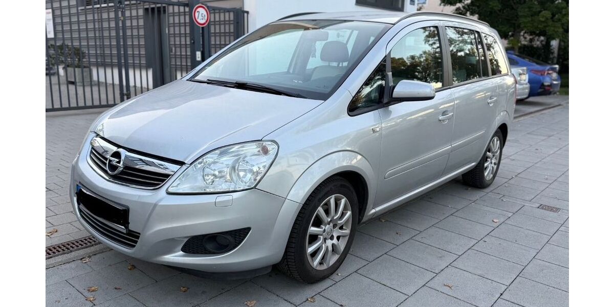 Opel Zafira 169.000 km 2.950 &euro; München 81825