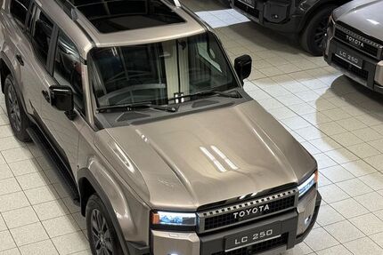 Toyota Land Cruiser 4.080 km 88.595 &euro; Poing bei München 85586