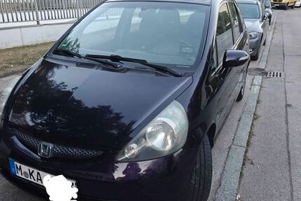 Honda Jazz 174.000 km 2.800 &euro; München 81737