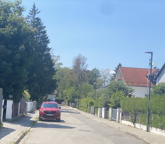 Freistehendes Ein- Zweifamilienhaus auf sonnigem Gartengrundstück mit viel Potenzial in Ottobrunn - Zweifamilienhaus Ottobrunn | Angebot:27196833