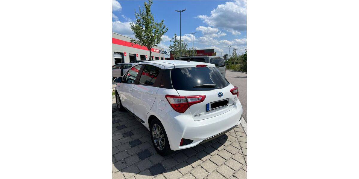 Toyota Yaris 45.000 km 15.400 &euro; München 81827