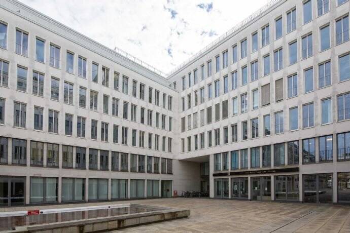 All-inclusive-Zugang zu professionellen Büroräumen für 5 Personen in Regus Nymphenburger Höfe